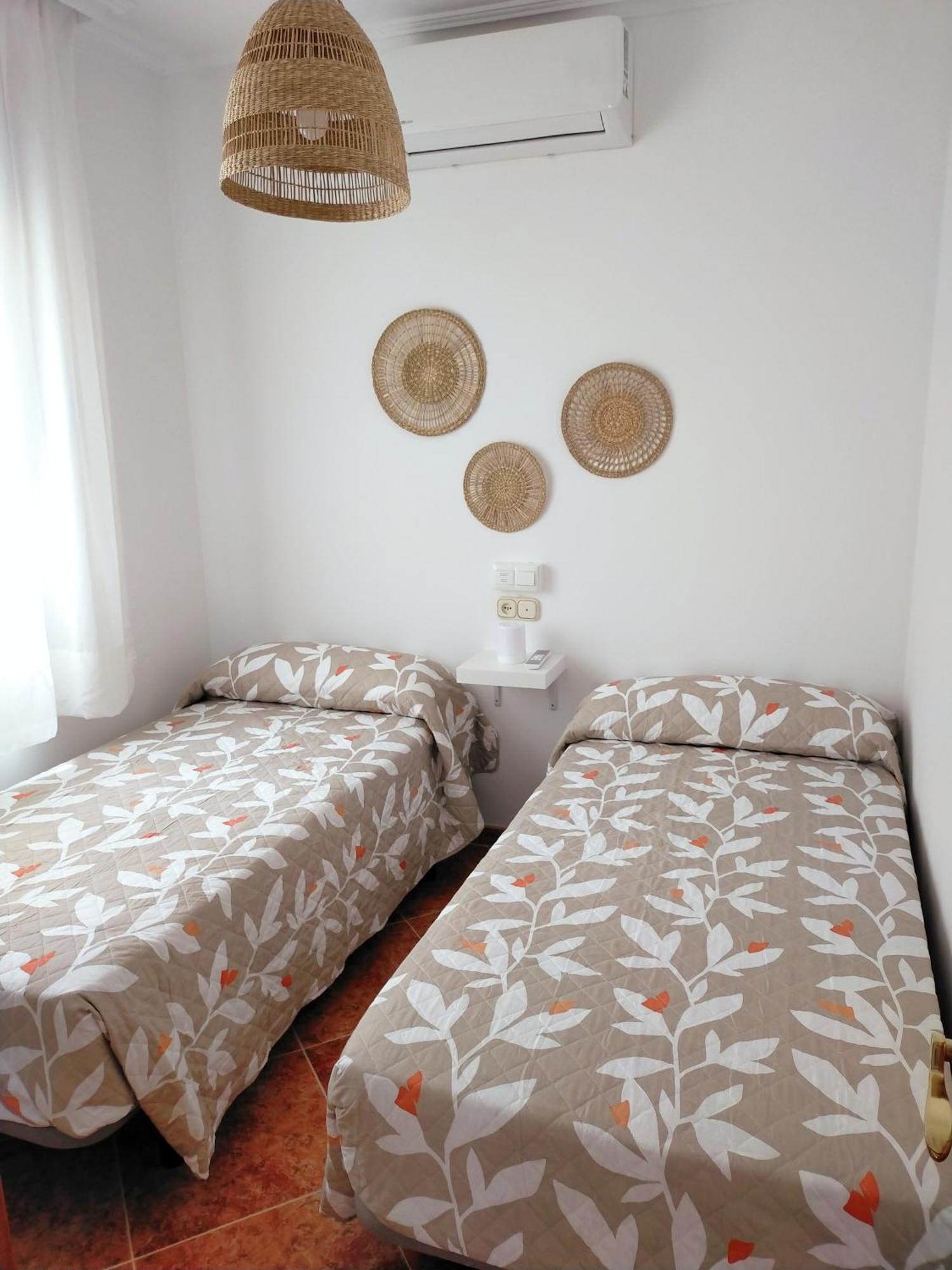 Casa Playa, Terraza Y Garaje Leilighet Nerja Eksteriør bilde